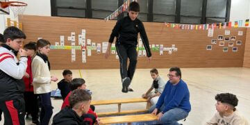 Los niños y jóvenes de Carbajosa defienden la igualdad en el Día de la Mujer