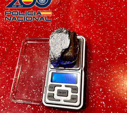 Detenido el camarero de un bar que escondía en la barra 40 gramos de hachís listo para la venta