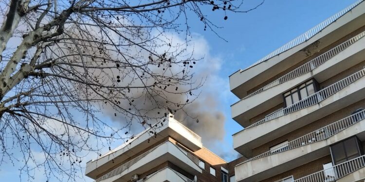 Susto por el incendio de una caldera en la avenida Comuneros de la capital