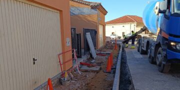 Monterrubio renueva el acerado y la calzada de la avenida de la Ermita y la calle Horno
