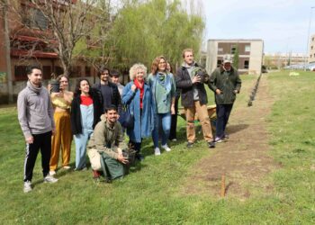 La Universidad planta 40 secuoyas para celebrar el Día Internacional de los Bosques