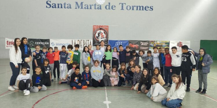 Vuelven los ‘Recreos con salud’ a los coles de Santa Marta para fomentar los hábitos saludables y la actividad física entre los escolares