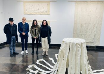 El tejido protagoniza la nueva propuesta artística ‘Hilo Conductor’ en la Sala Tragaluz de Santa Marta