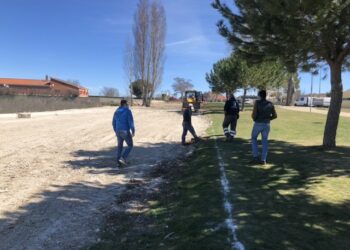 La incorporación de una quincena de trabajadores refuerza los servicios municipales en Villamayor