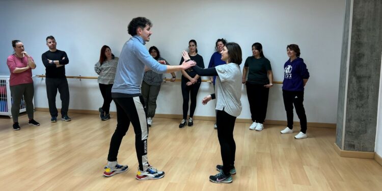 Taller de defensa personal por la igualdad y la libertad en Villamayor