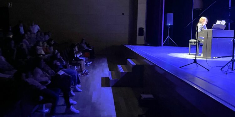 Un centenar de alumnos de los cursos de Música muestran sus habilidades con los instrumentos