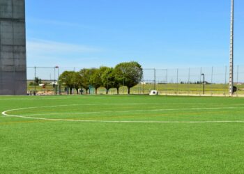 Villares invertirá 50.000 euros en la renovación del vallado del campo de fútbol municipal