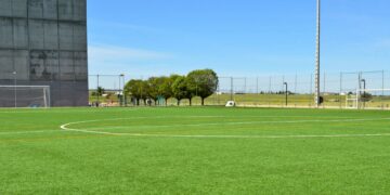Villares invertirá 50.000 euros en la renovación del vallado del campo de fútbol municipal