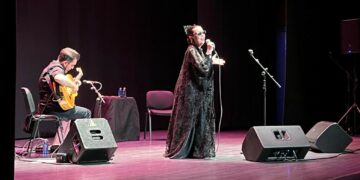 Martirio llena con su voz el Auditorio ‘Reina Berenguela’ de Villares