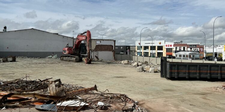 Comienza la construcción del nuevo supermercado Lidl en el polígono Los Villares que abrirá sus puertas a principios de 2025