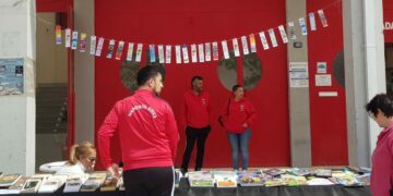 El mercadillo de libros solidarios y el taller de cómic, novedades del Día del Libro en Villares dentro del programa cultural de primavera de la Biblioteca