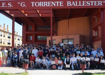 Más de 100 jugadores participan en el torneo provincial de ajedrez celebrado en el IES Torrente Ballester