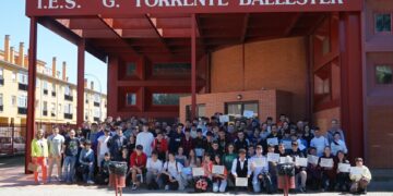 Más de 100 jugadores participan en el torneo provincial de ajedrez celebrado en el IES Torrente Ballester