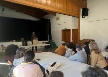 Guerra de pompas, dibujos, cortometraje, charla y testimonios para concienciar sobre el autismo en Aldeatejada