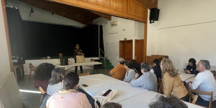 Guerra de pompas, dibujos, cortometraje, charla y testimonios para concienciar sobre el autismo en Aldeatejada
