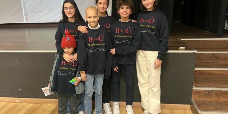 El director Suso de la Nava y María ‘princesa futbolera guerrera’ llevan a Carbajosa ‘Burujú. El último unicornio’