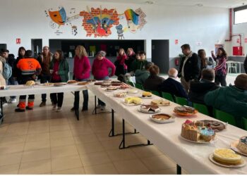 Las 70 tartas presentadas al concurso y el parque infantil ponen el broche final a las Fiestas de San Marcos de Doñinos