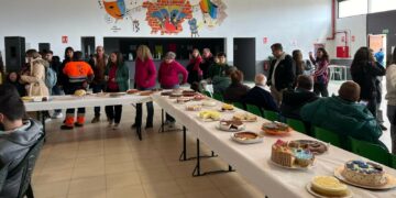 Las 70 tartas presentadas al concurso y el parque infantil ponen el broche final a las Fiestas de San Marcos de Doñinos