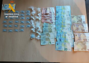 La Guardia Civil detiene a dos hombres con 10 gramos de cocaína y 560 euros en efectivo