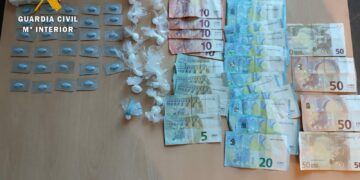 La Guardia Civil detiene a dos hombres con 10 gramos de cocaína y 560 euros en efectivo
