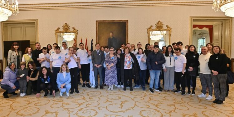 Apoyo y reconocimiento al trabajo y compromiso de las asociaciones que trabajan con personas con discapacidad