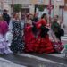 El arte y las ganas de sevillanas pueden con la lluvia en la X Feria ‘A Bailar’