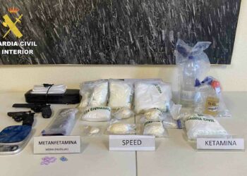 Una operación llevada a cabo en Arapiles, Mozárbez y Villares de la Reina permite detener a dos hombres por tráfico y distribución de drogas sintéticas