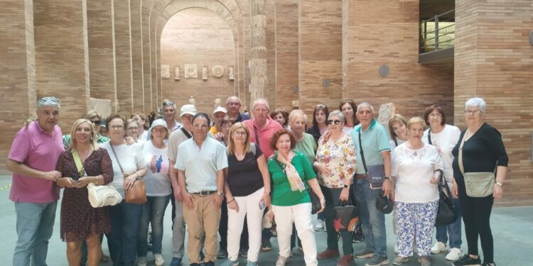 Los mayores de Santa Marta visitan Mérida para conocer los atractivos de la Ciudad Patrimonio de la Humanidad