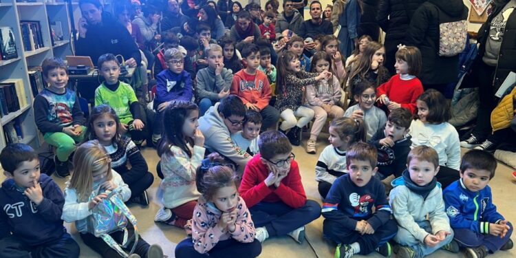Aldeatejada celebrará el Día del Libro con una cadena de libros, concurso de microrrelatos sonoros y un taller de marcapáginas artesanal
