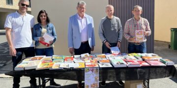 La Feria del Libro de Cabrerizos convierte a la Plaza Mayor en un gran espacio cultural al aire libre