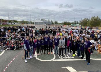 El V Día de la Educación Física en la Calle reúne en Carbajosa a unas 1.300 personas para hacer ejercicio y actividades saludables