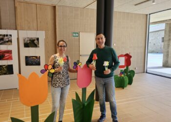 Carbajosa se suma a la celebración del Día Mundial del Parkinson con tulipanes de colores