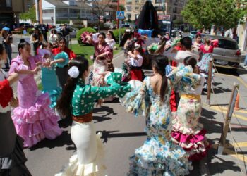 La Feria de Abril de la Asociación ‘A Bailar’ de Santa Marta celebra su X edición el día 27