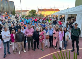 Estalla la fiesta en Cabrerizos con la animación de las peñas y el pregón del escultor Enrique Orejudo