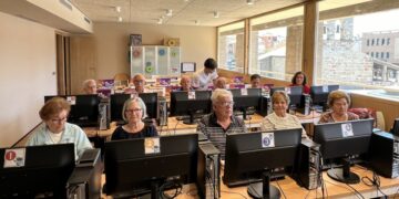 La Semana de las TIC acerca las nuevas tecnologías a los vecinos de Carbajosa con talleres interactivos