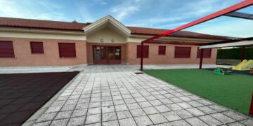 Carrascal renueva la guardería municipal con sombras en la zona de juegos exterior y mejoras en el interior de las instalaciones