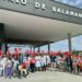 Besos al aire para celebrar el Día Nacional de la Infancia y de la Adolescencia Hospitalizada