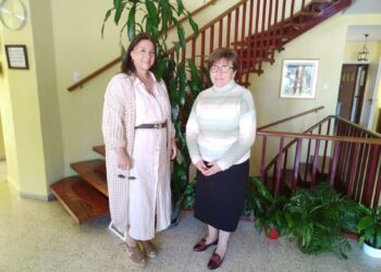 El proyecto ‘Madre Ave’ ofrece orientación y asesoramiento a los usuarios del centro materno infantil