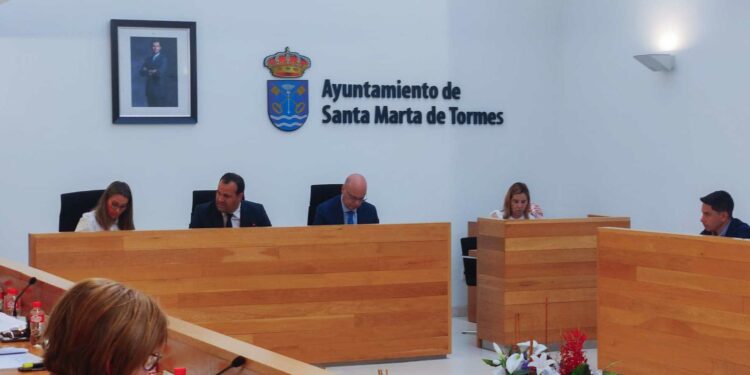 El pleno aprueba la desafectación de las antiguas instalaciones del Centro de Educación de Adultos