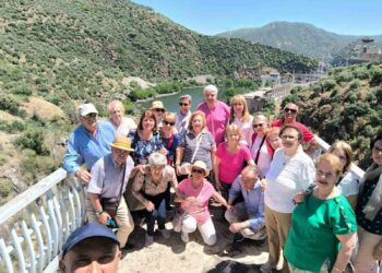 Los mayores visitan las localidades de Hinojosa y La Fregeneda