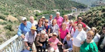 Los mayores visitan las localidades de Hinojosa y La Fregeneda