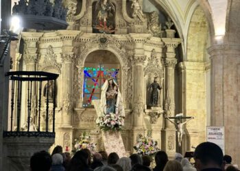 La Bajada de la Virgen de los Remedios marca el preludio de las fiestas grandes en Villamayor