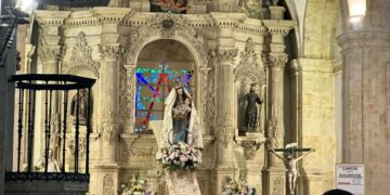 La Bajada de la Virgen de los Remedios marca el preludio de las fiestas grandes en Villamayor