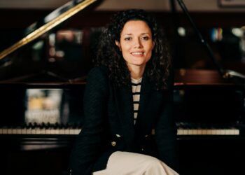 Sheila Blanco llega a Villares para rendir homenaje a las poetas de la Generación del 27 poniendo música a las emociones que transmiten sus versos