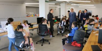 Pilotaje de drones, diseño e impresión 3D o robótica para acercar la tecnología a los jóvenes de forma lúdica