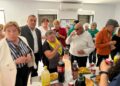 Los mayores de Monterrubio comparten aperitivo y vermú en el convite especial de las fiestas