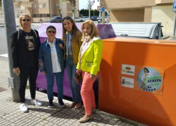 Santa Marta incorpora siete nuevos contenedores de reciclaje de ropa y aceite usado para atender la creciente demanda