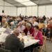Cerca de doscientos mayores de Villamayor comparten mesa para disfrutar de su comida festiva
