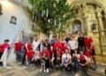 Un negrillo de 6 metros de altura, el ‘ramo’ que los Quintos de Villamayor ofrecen a la Virgen de los Remedios