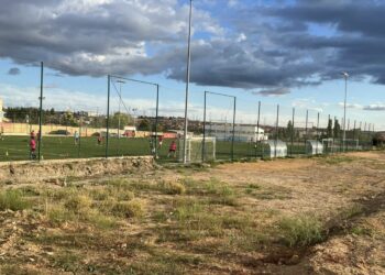 El georradar descarta la existencia de más restos romanos en ‘El Salinar’ y permitirá la instalación de las gradas portátiles en el campo de fútbol